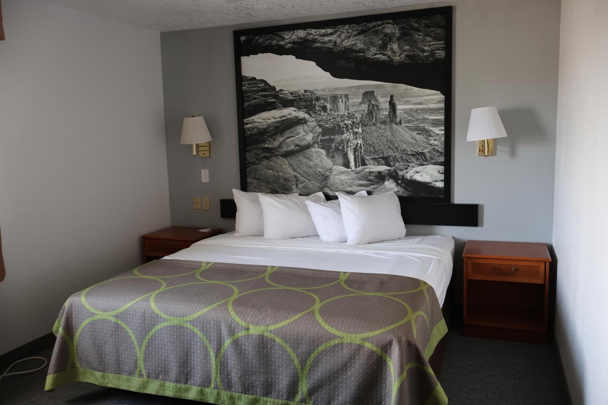 Super 8 By Wyndham Price Motel Eksteriør bilde