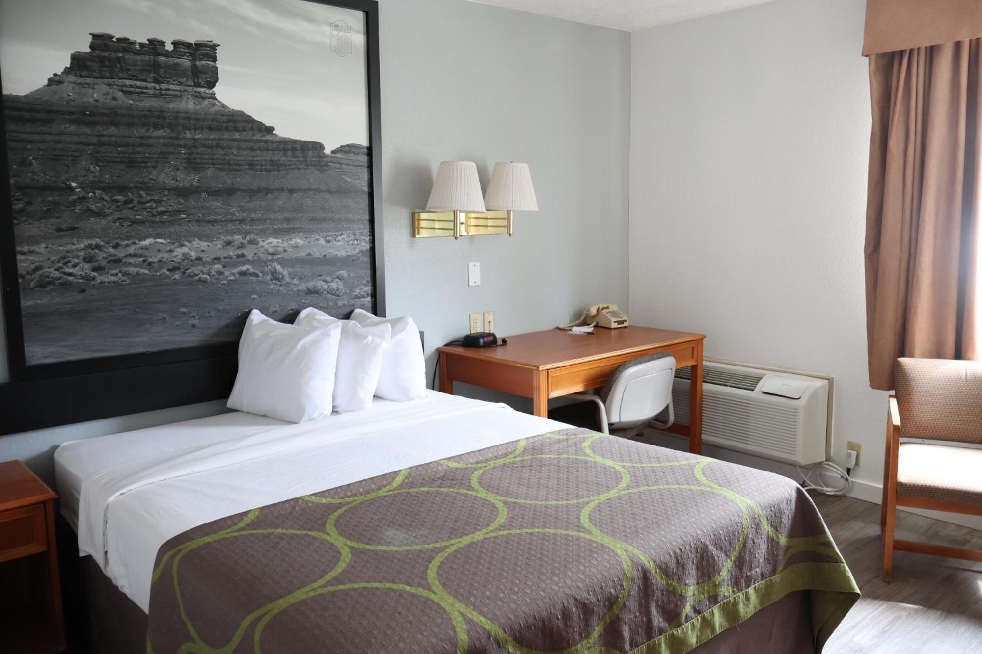 Super 8 By Wyndham Price Motel Eksteriør bilde